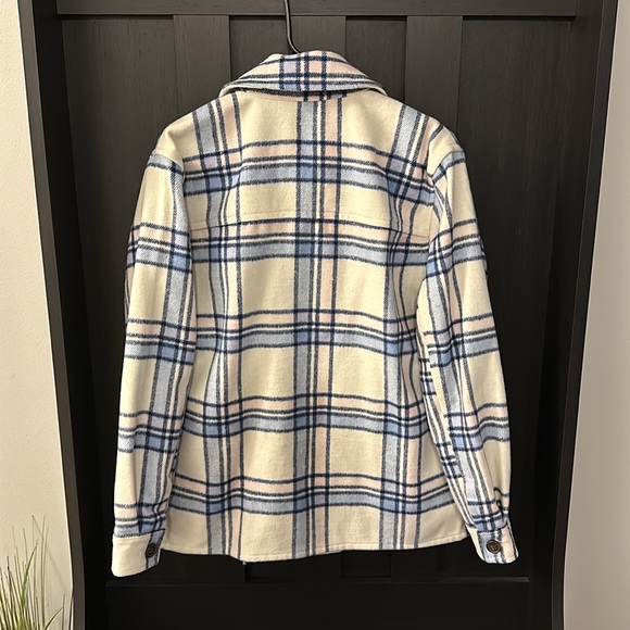 Small Gap blue and white shacket - Picture 2 of 3